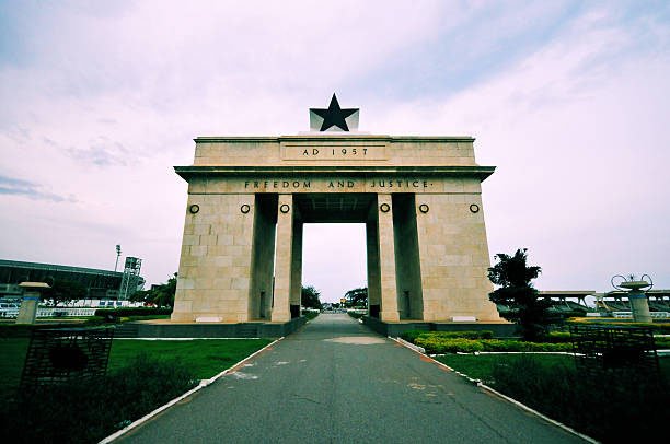 Accra, Ghana: Independence Arch /  Black Star Gate - located on Black Star Square, aka Independence Square - Triumphal arch celebrating Ghana's independence, the first in black Africa - photo by M.Torres